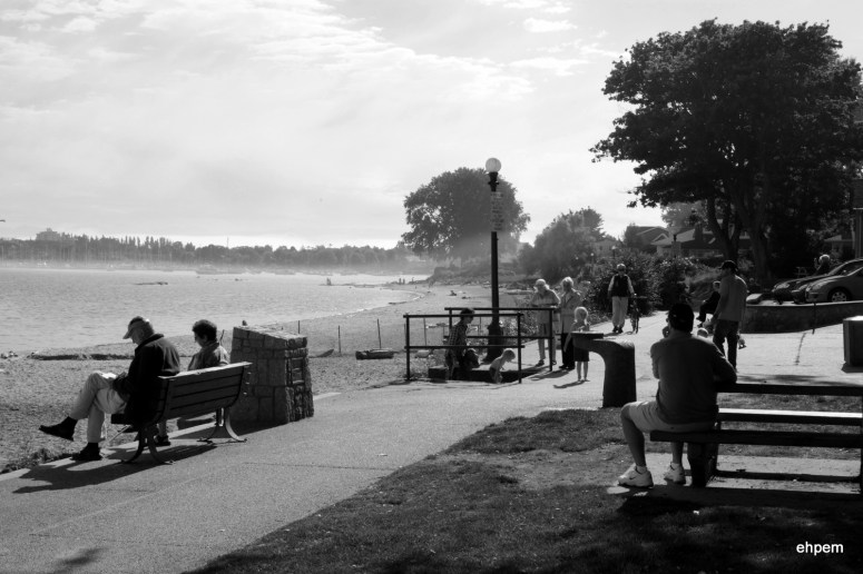 Willow Beach Cairn crowd