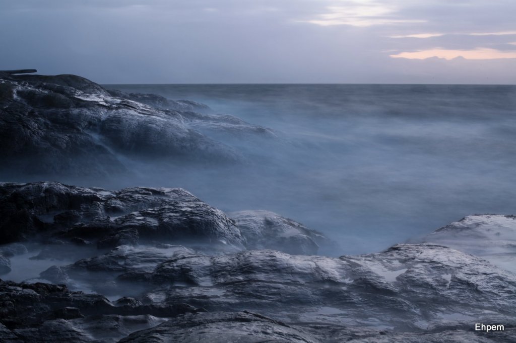 storm rocks - f22 at 20 seconds