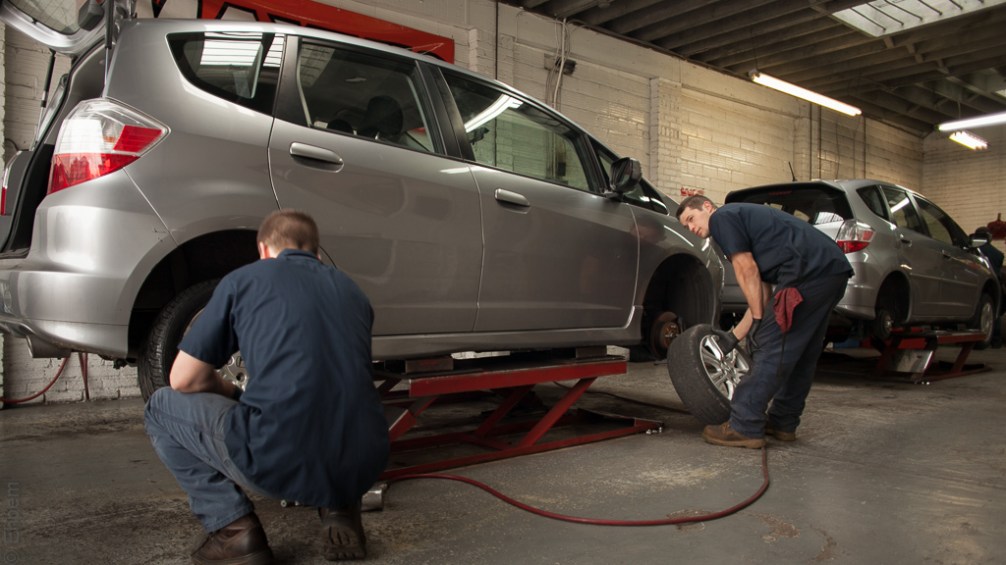 Near side wheels coming off