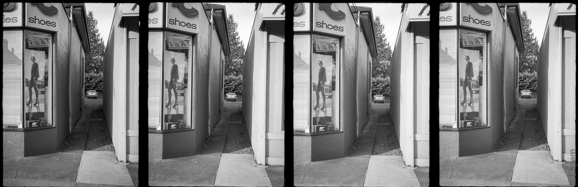 Pen next to Bubby's PenTestFirst3200 16-8bit 11