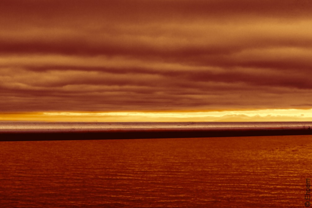 Rail horizon and strip of light IMG_7946-Edit